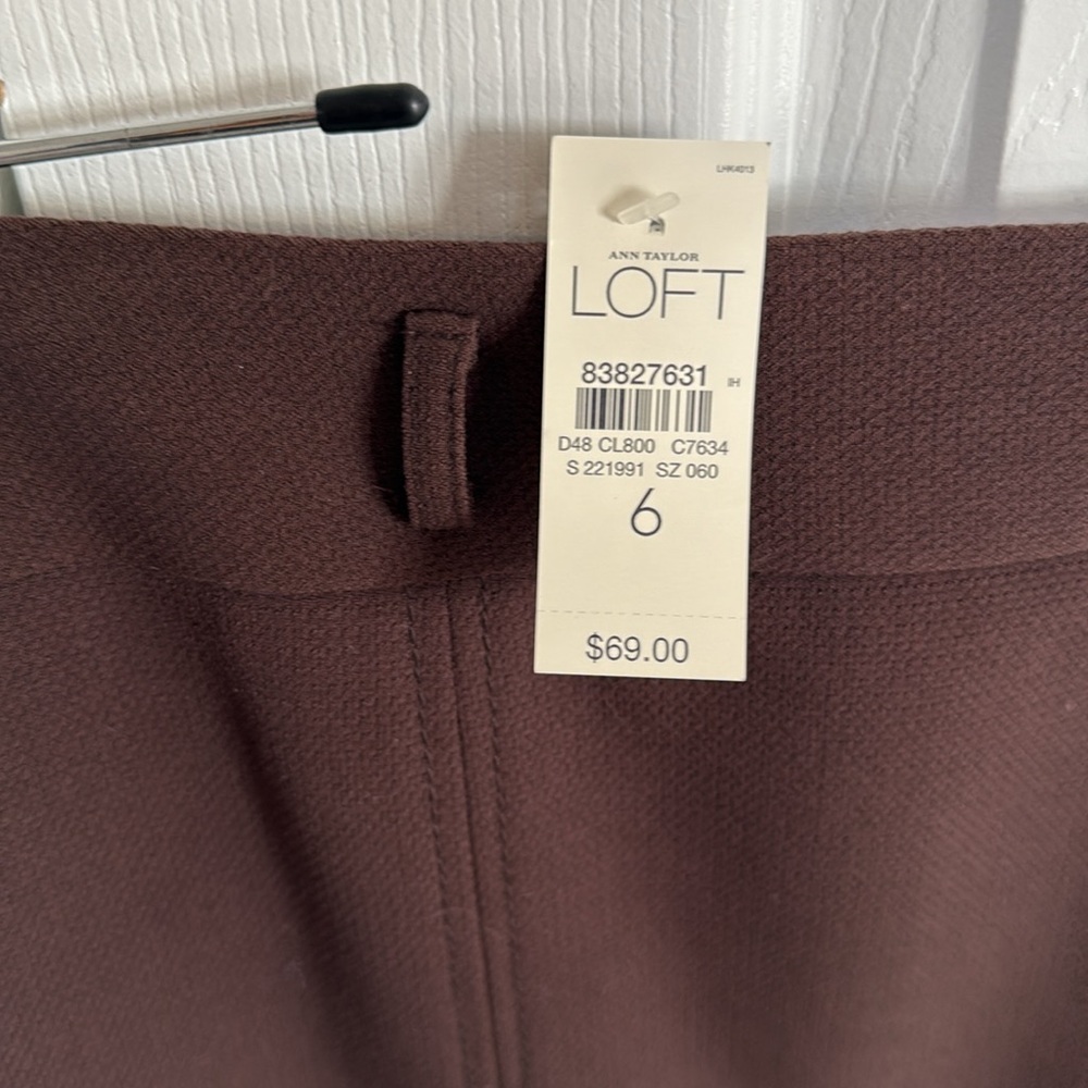 NWT LOFT Chocolate Brown Lined Pencil Skirt w/ Side Zipper & Belt Loops - Size 6 - Picture 3 of 12